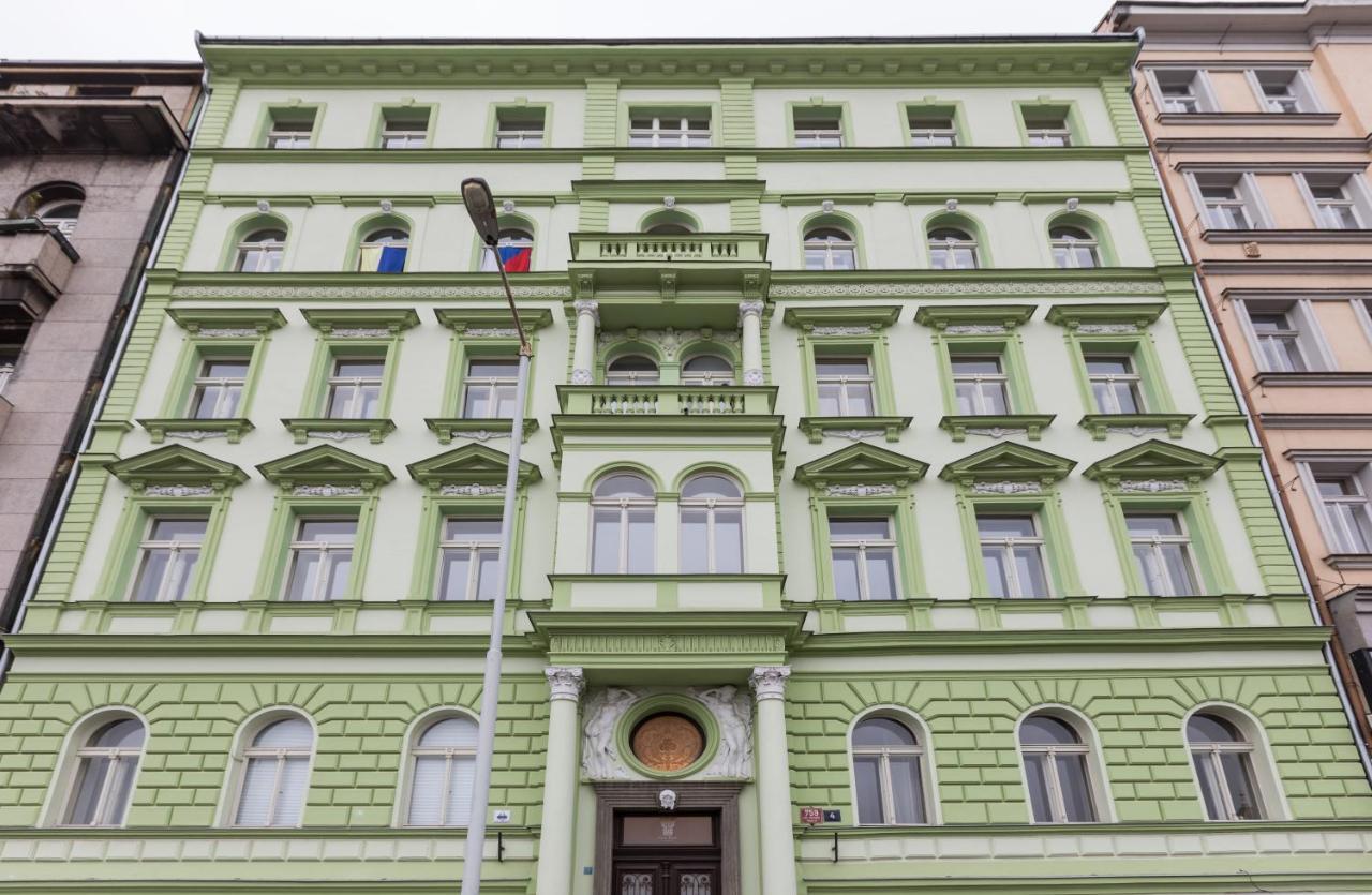 JT's Apartments Spanelska str. Prag Exteriör bild