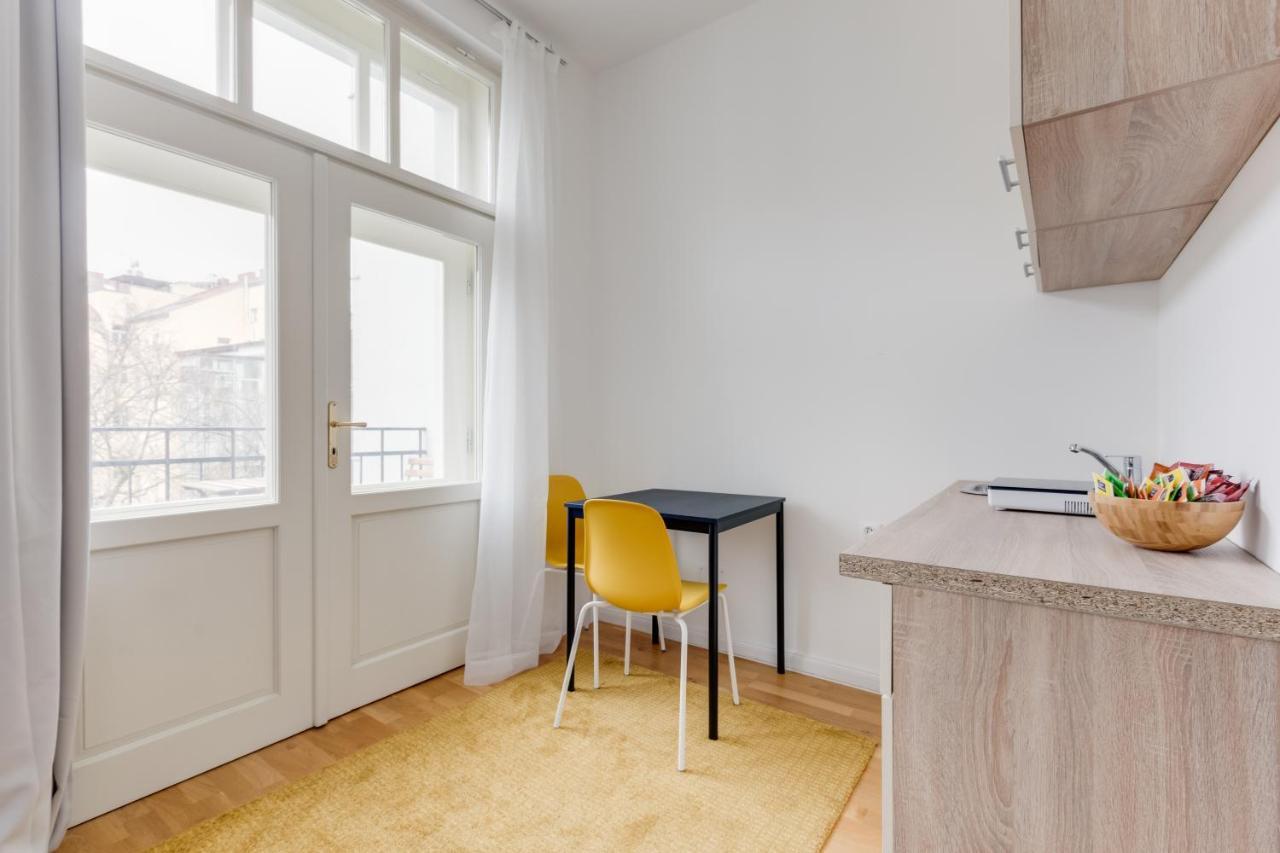 JT's Apartments Spanelska str. Prag Exteriör bild